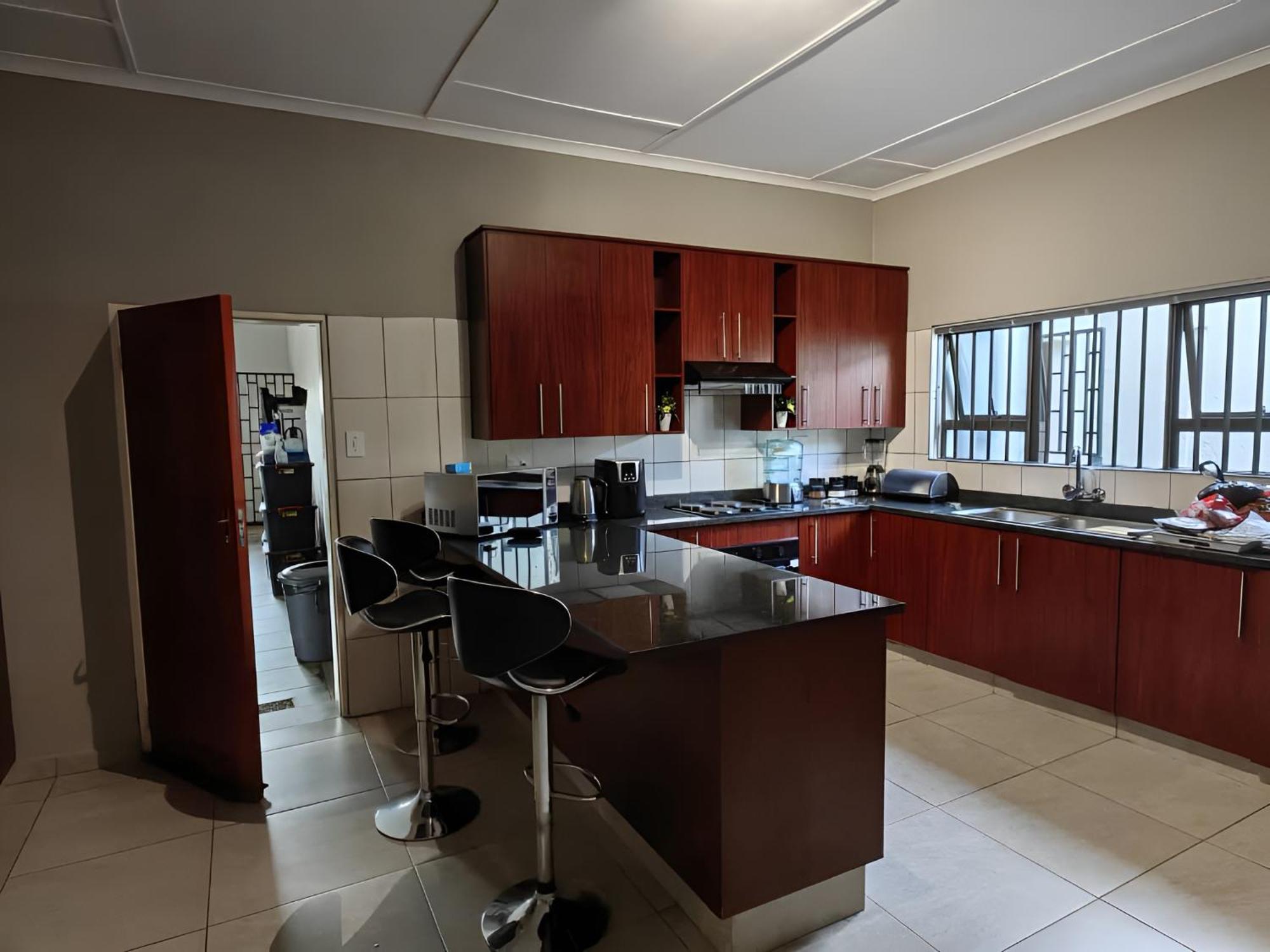 Elegant Guest House Matsapha Ngoại thất bức ảnh